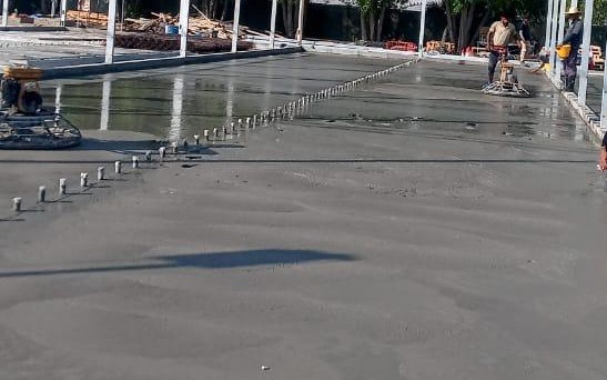 Industrial Floor Screeding